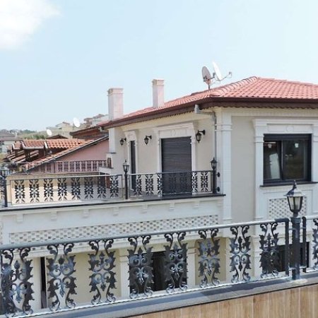 Yalova/Çiftlikköy İkiz Taş Konakları