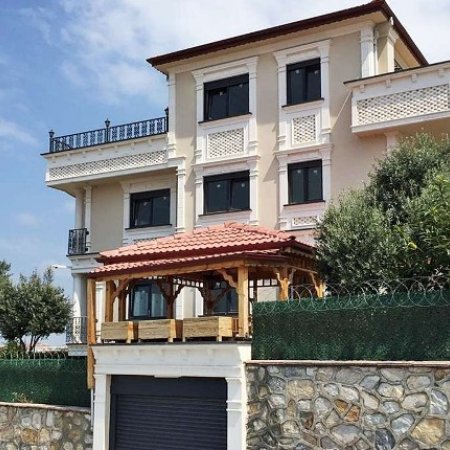 Yalova/Çiftlikköy İkiz Taş Konakları