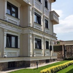 Yalova/Çiftlikköy İkiz Taş Konakları